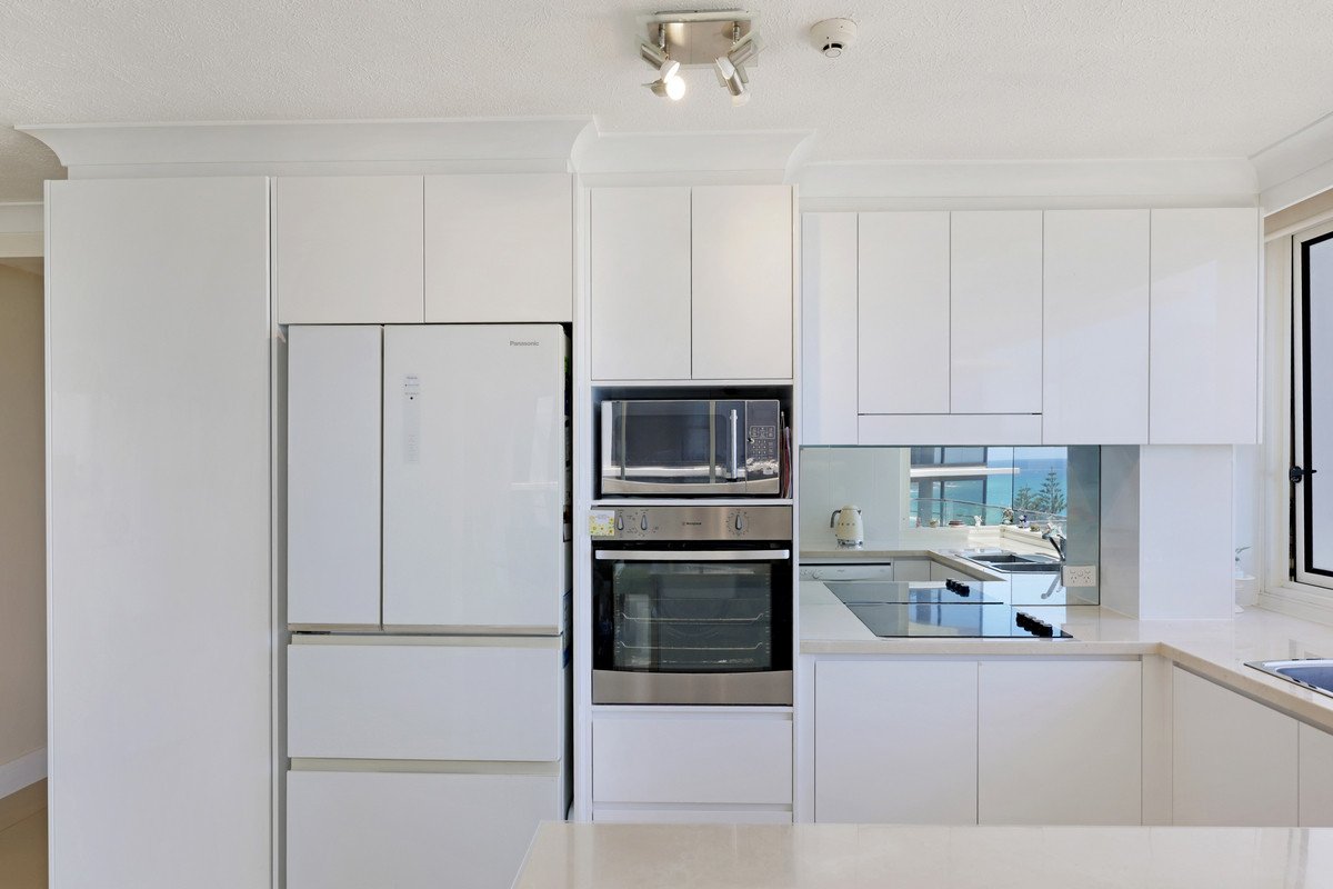47/114 The Esplanade BURLEIGH HEADS 6