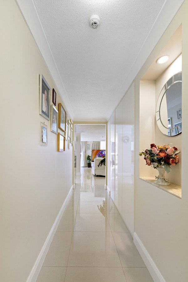 47/114 The Esplanade BURLEIGH HEADS 11