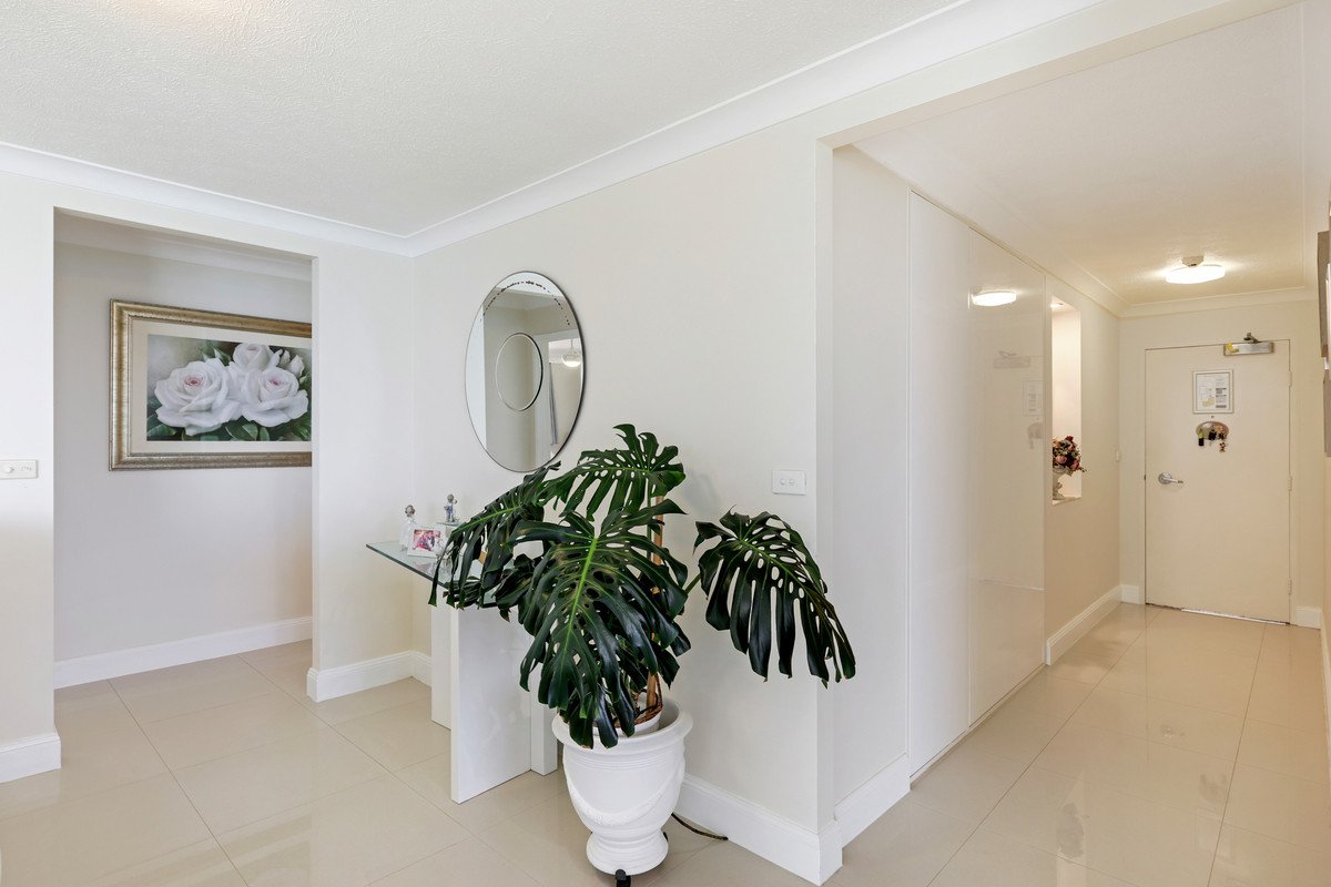 47/114 The Esplanade BURLEIGH HEADS 12