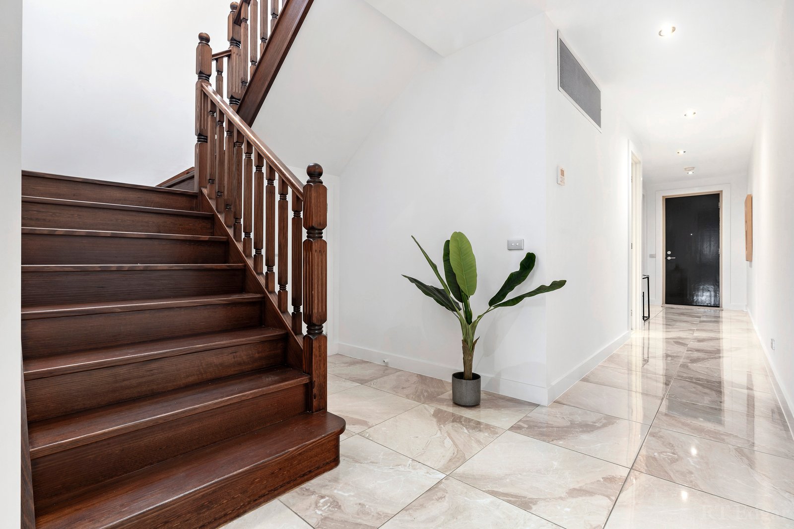 Real Estate and Property in 472A Whitehorse Road, Surrey Hills, VIC