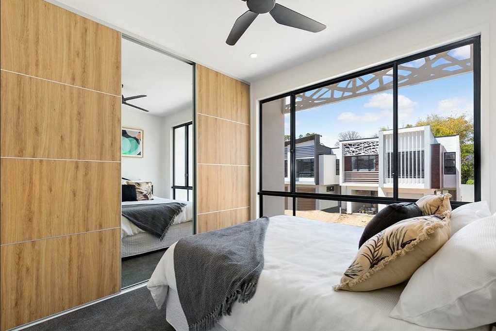 4/74-76 Hillview Parade ASHMORE 8