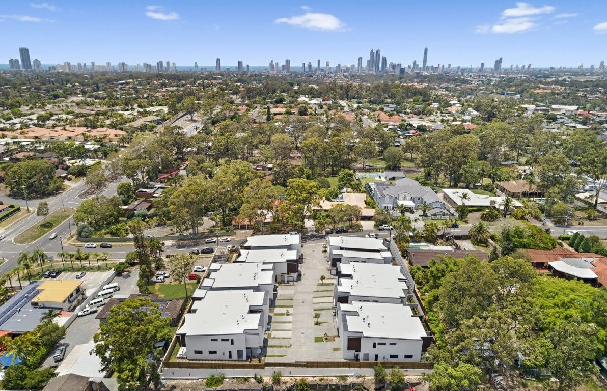 4/74-76 Hillview Parade ASHMORE 13