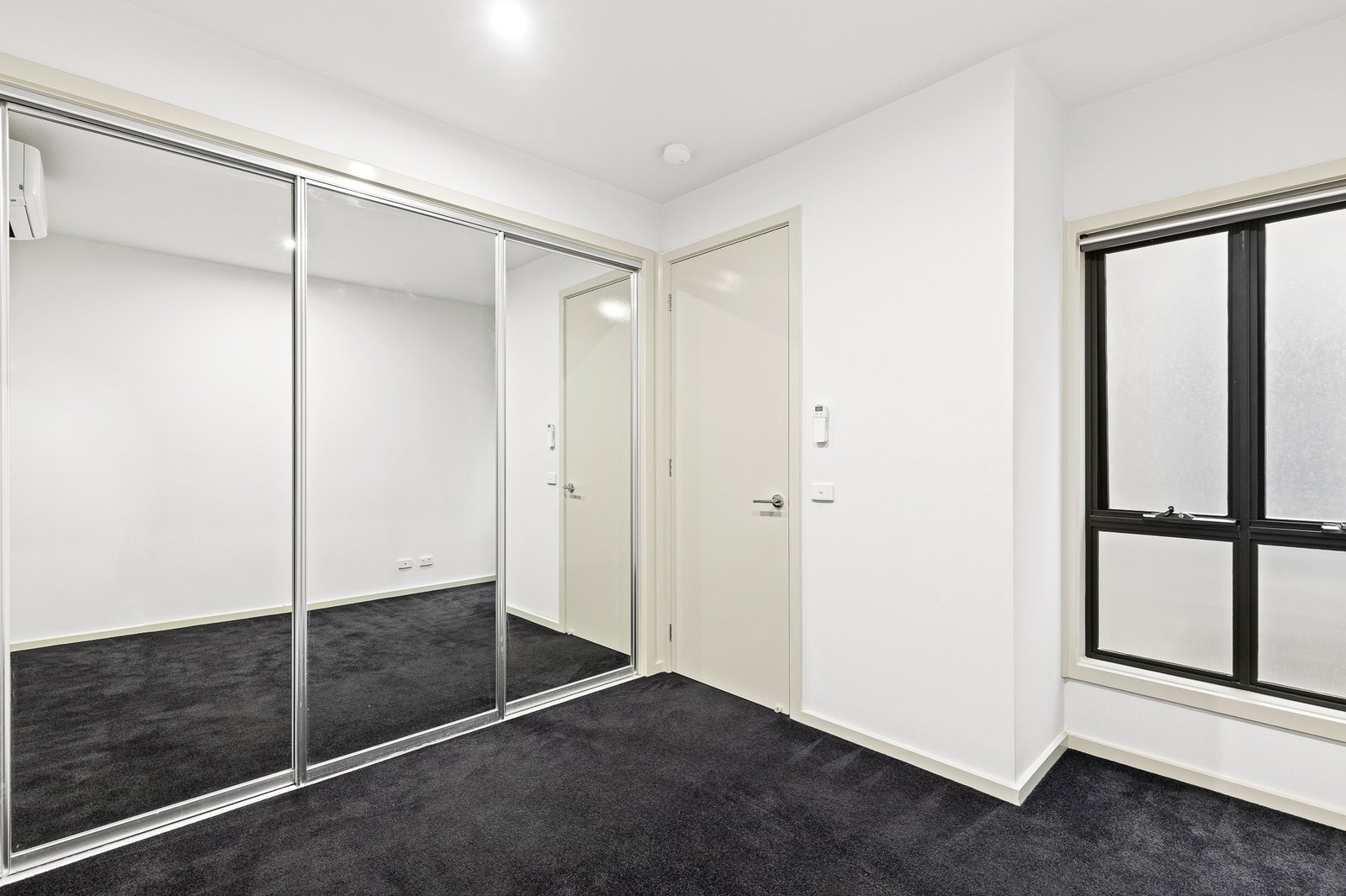 Gallery: 4/74 Nott Street