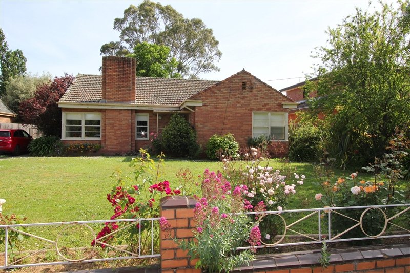 474 Wendouree Parade LAKE WENDOUREE 1