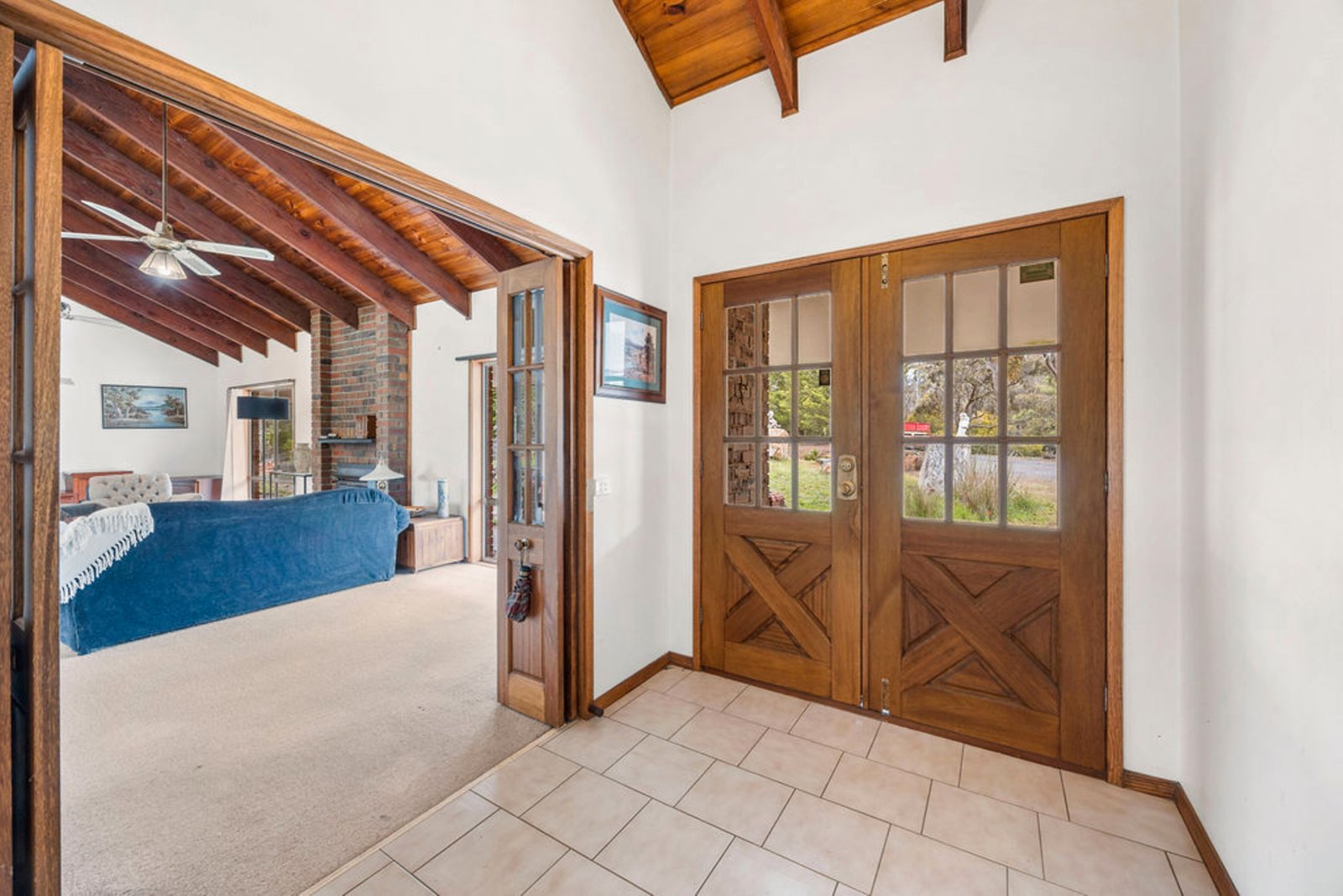 Gallery: 475 Lloyds Lane