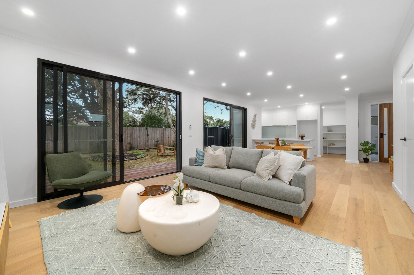 Gallery: 4/77 Larnook Crescent