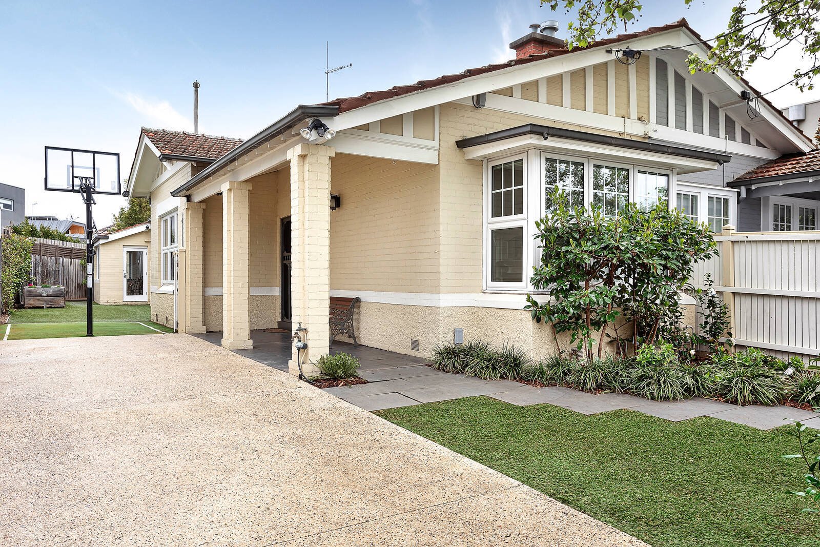 Real Estate and Property in 477 St Kilda Street, Elwood, VIC