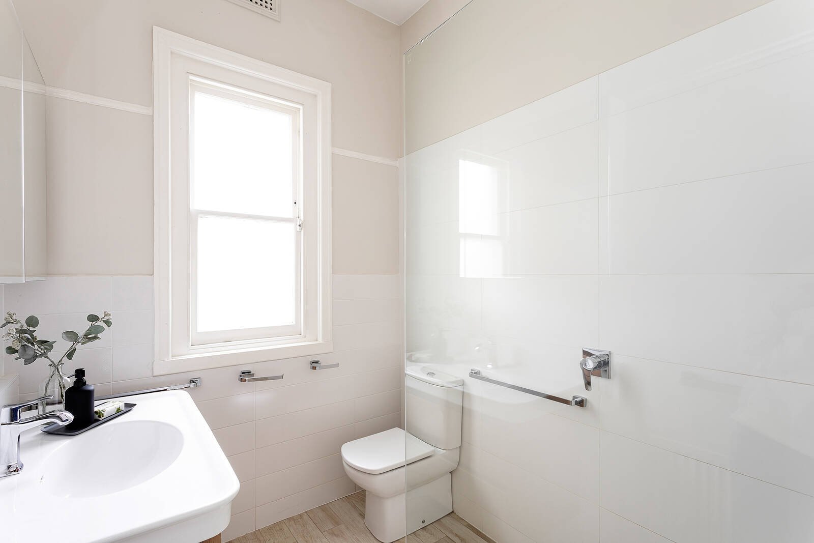 Real Estate and Property in 477 St Kilda Street, Elwood, VIC