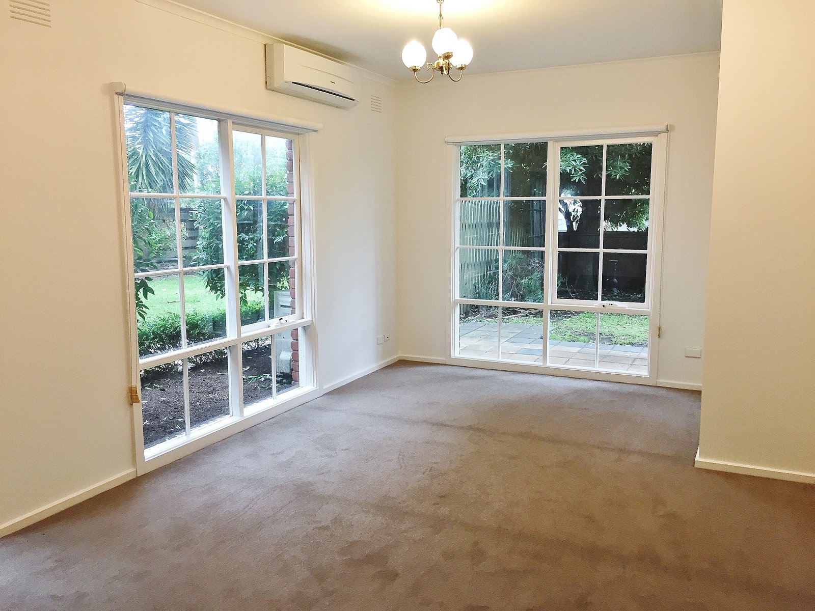 Gallery: 477a Beach Road