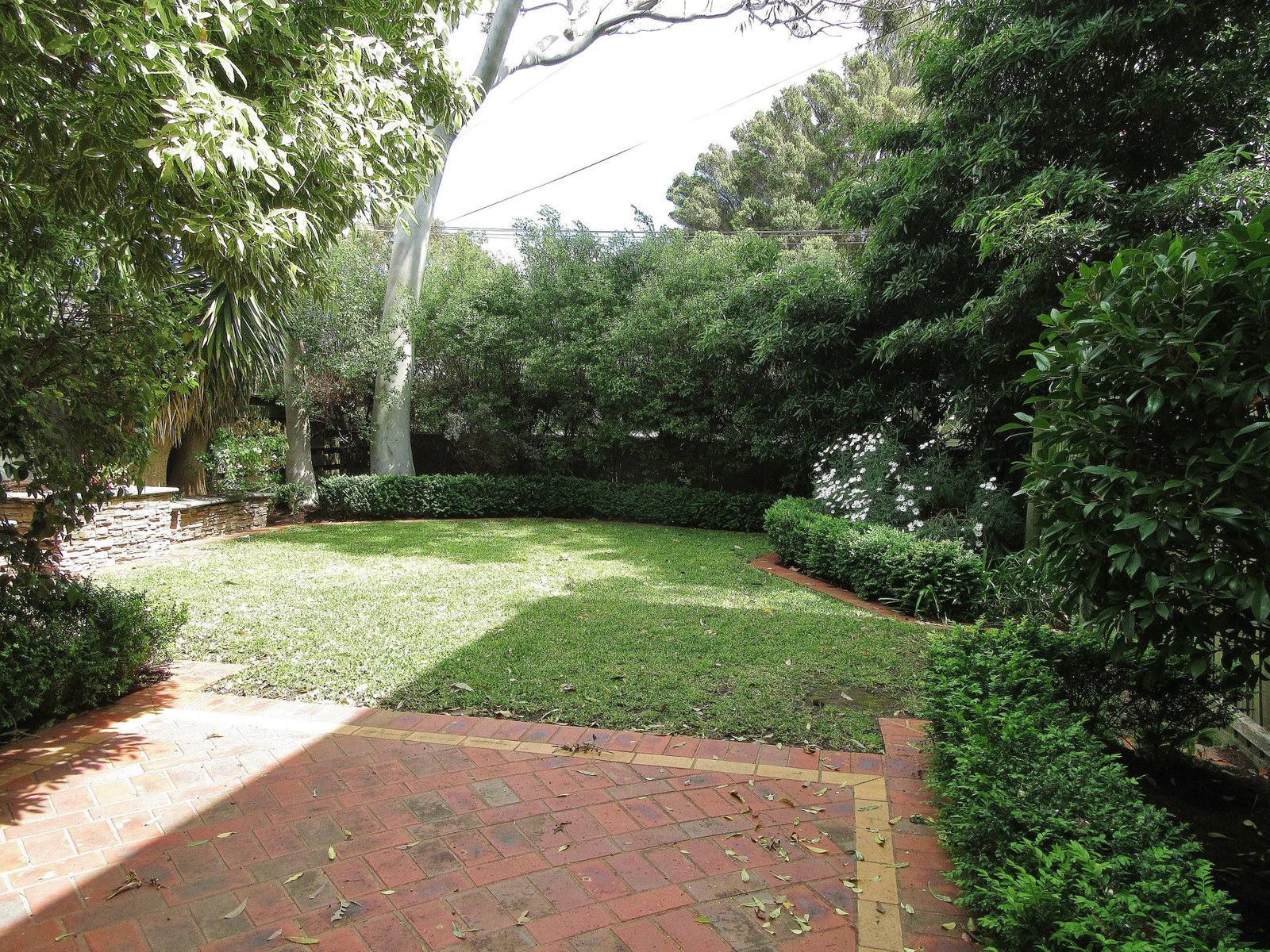 Gallery: 477a Beach Road