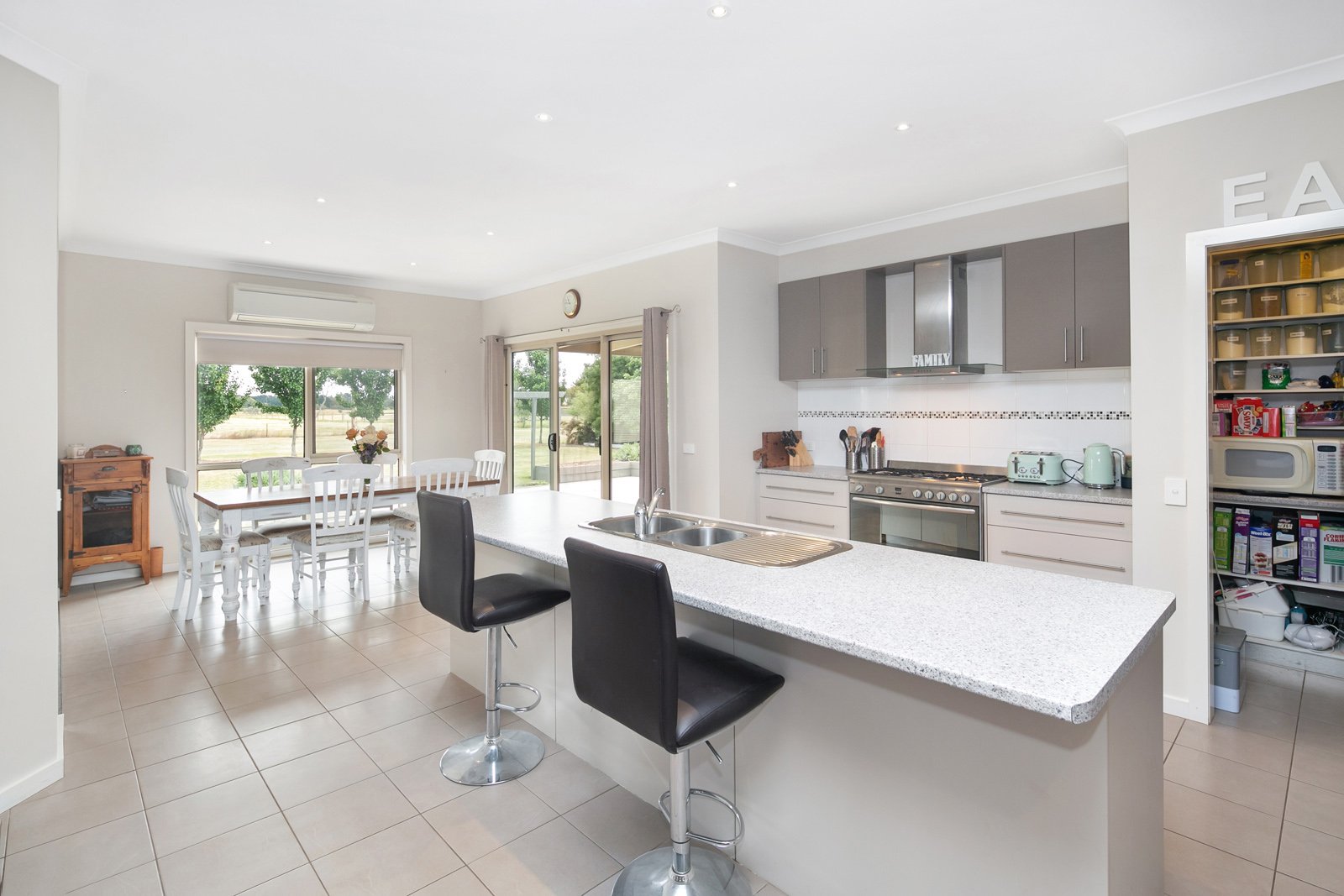 4789 Colac-Ballarat Road NAPOLEONS 2