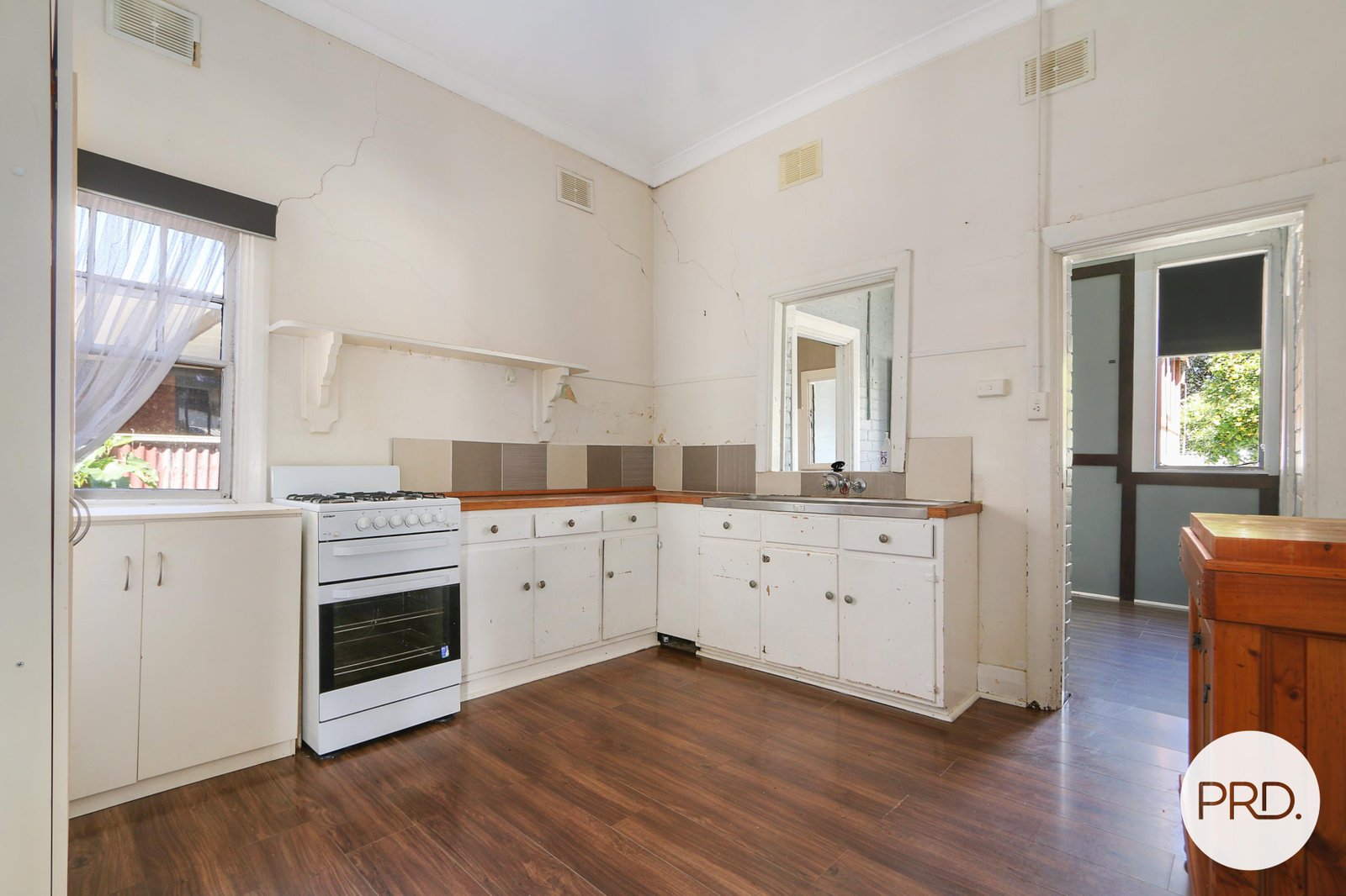 479 Ebden Street SOUTH ALBURY 3