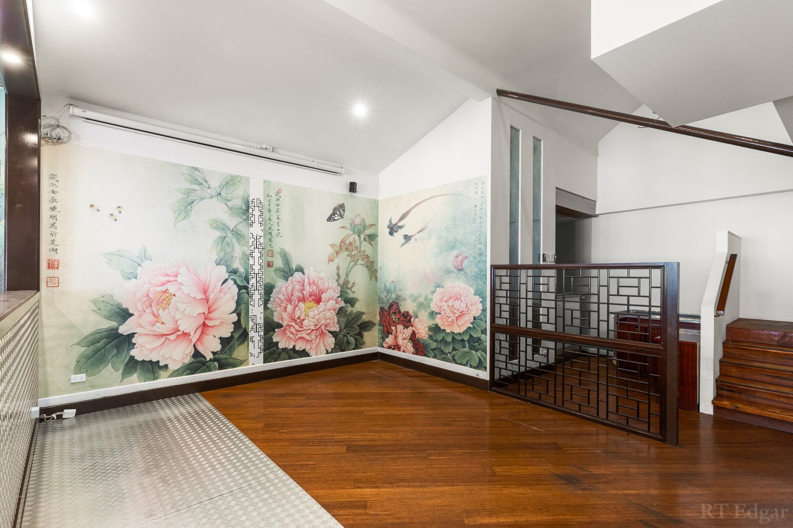 Real Estate and Property in 479 Riversdale Road, Hawthorn East, VIC