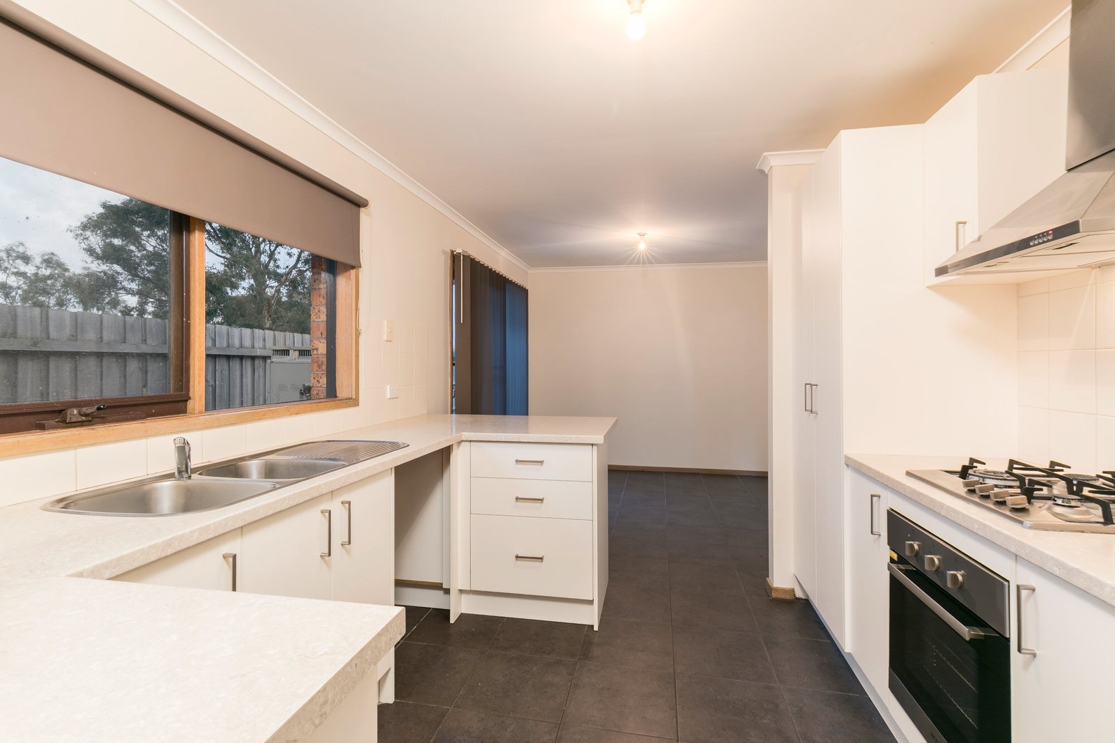 Gallery: 48 Airlie Grove