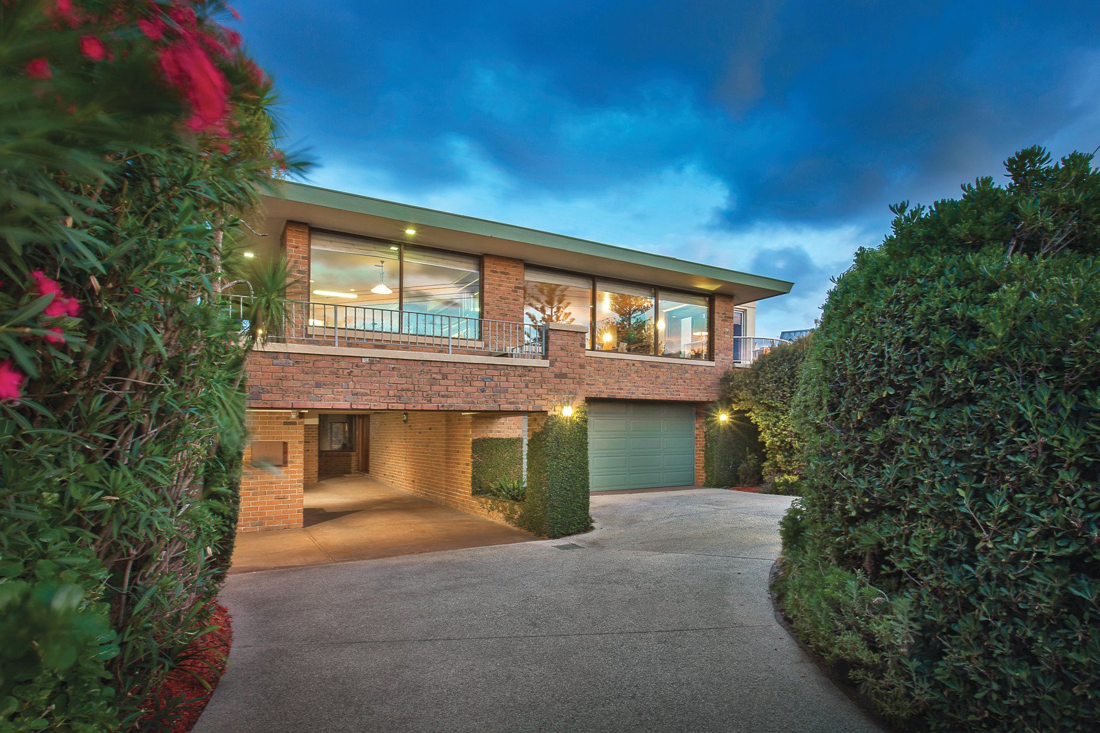 48 Beach Road, Hampton, VIC