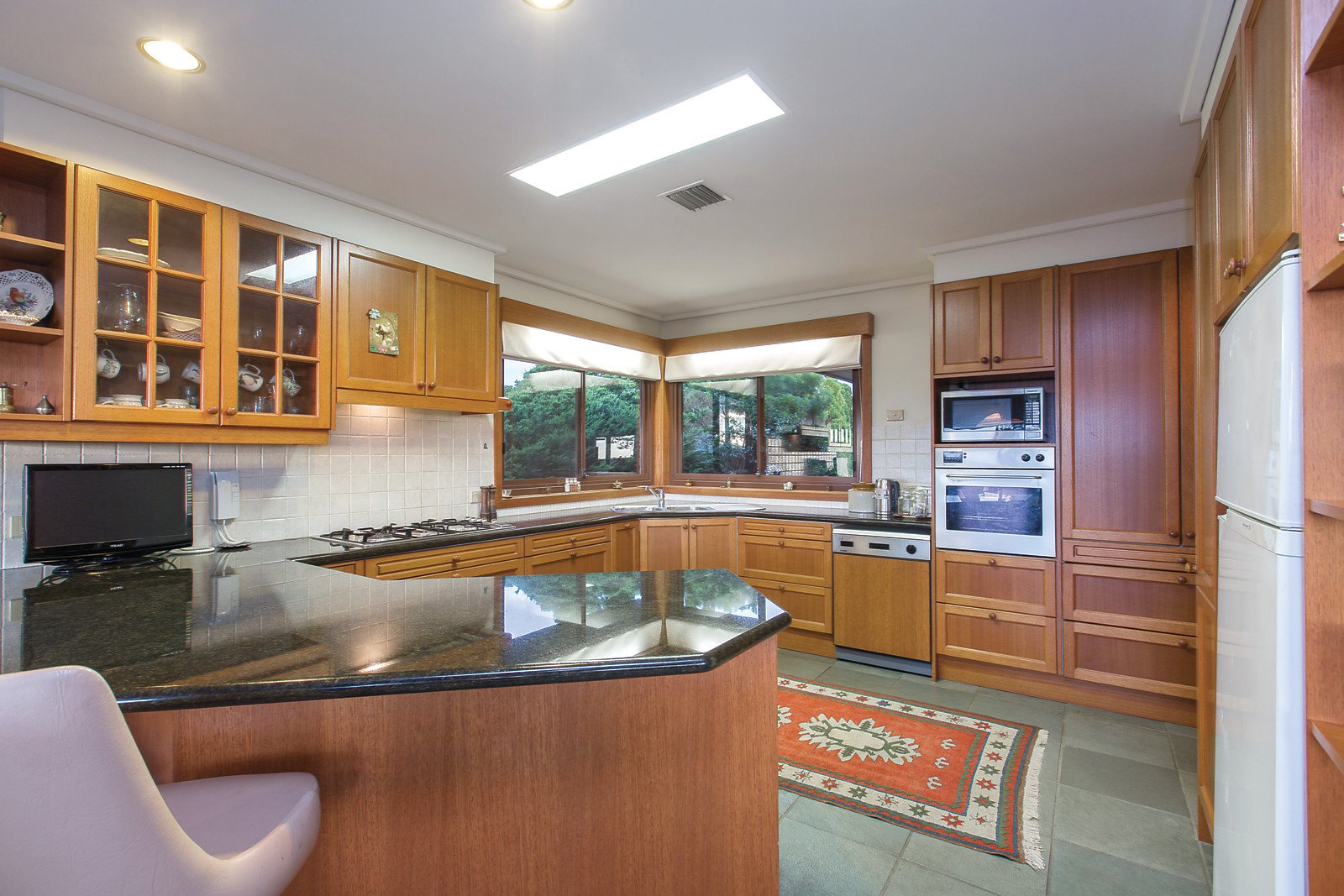 48 Beach Road, Hampton, VIC