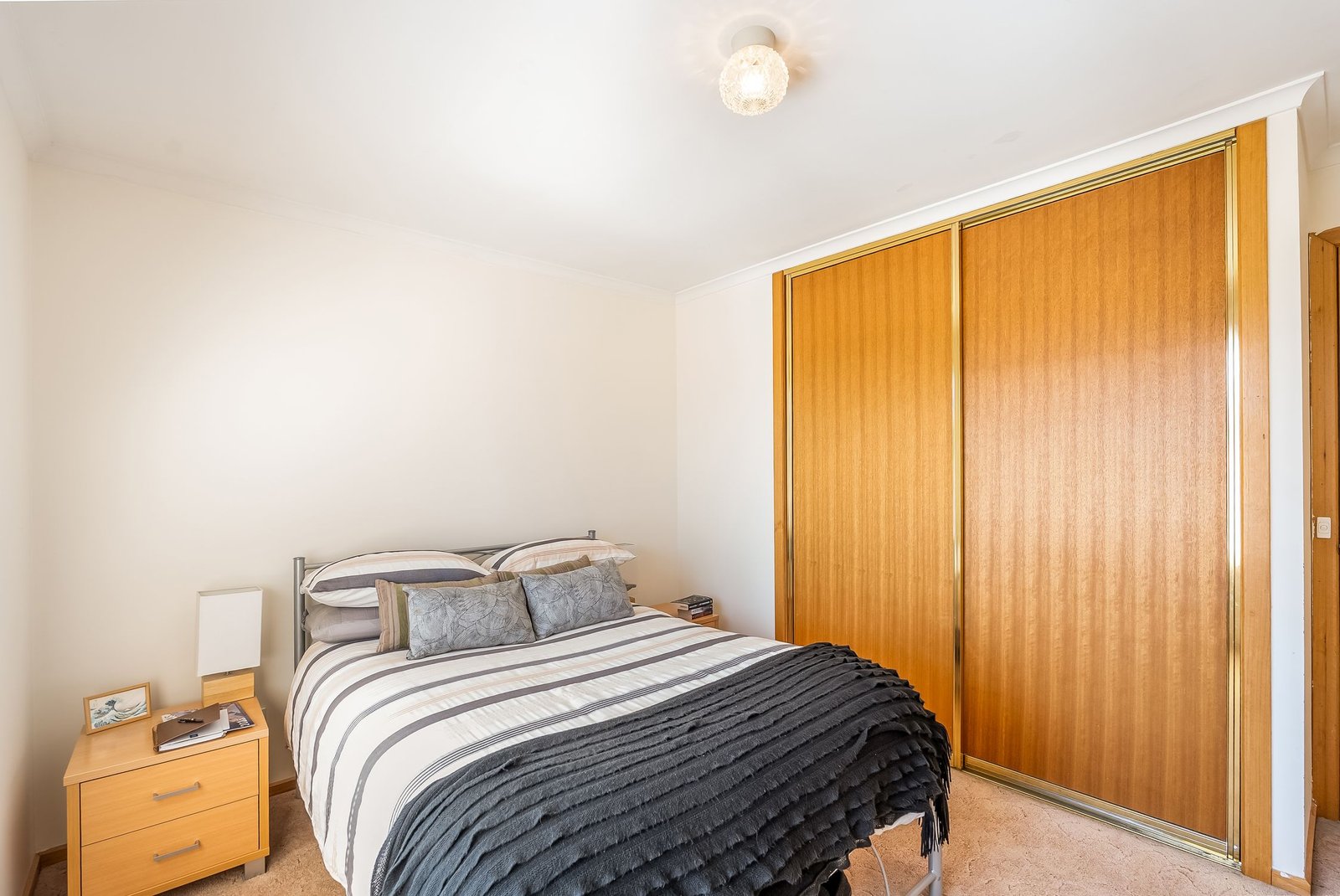 4/8 Broadby Drive LENAH VALLEY 4