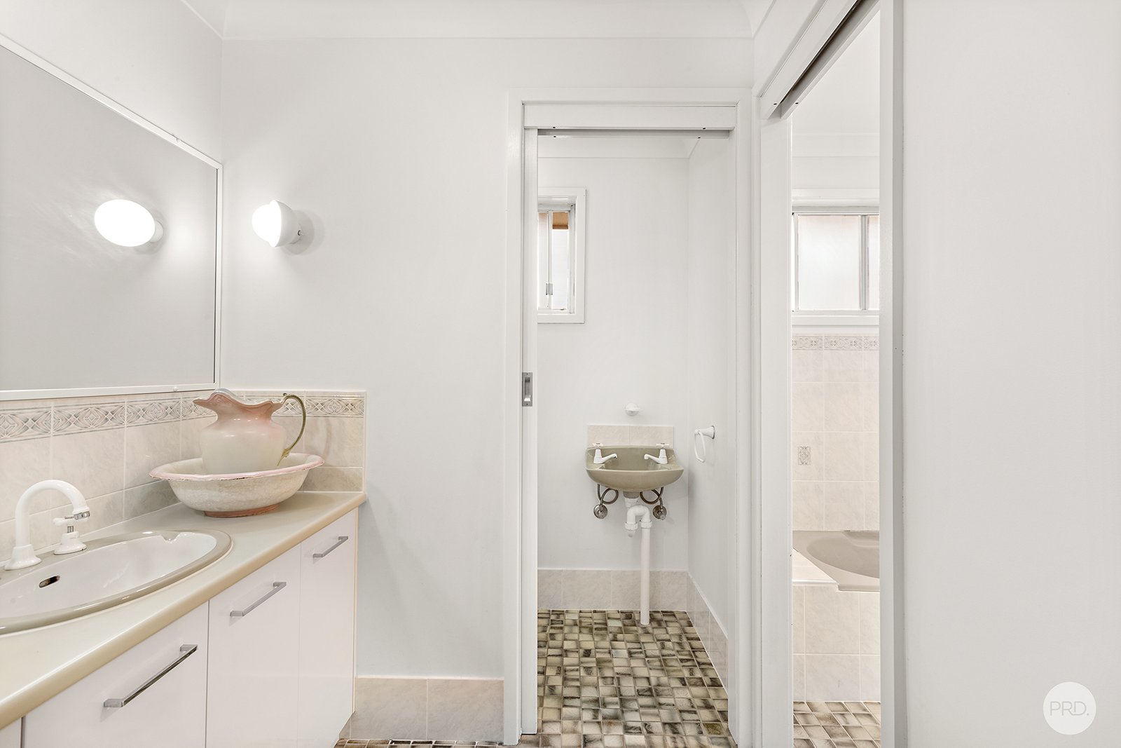 48 Corrie Parade CORLETTE 15