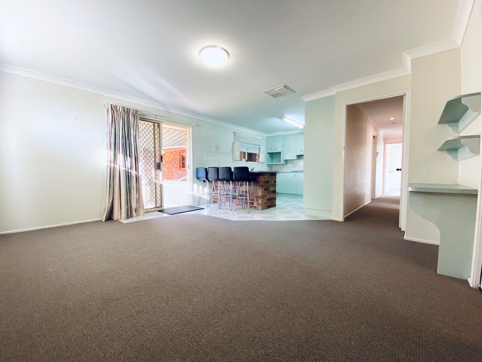 48 Dibar Drive TAMWORTH 3