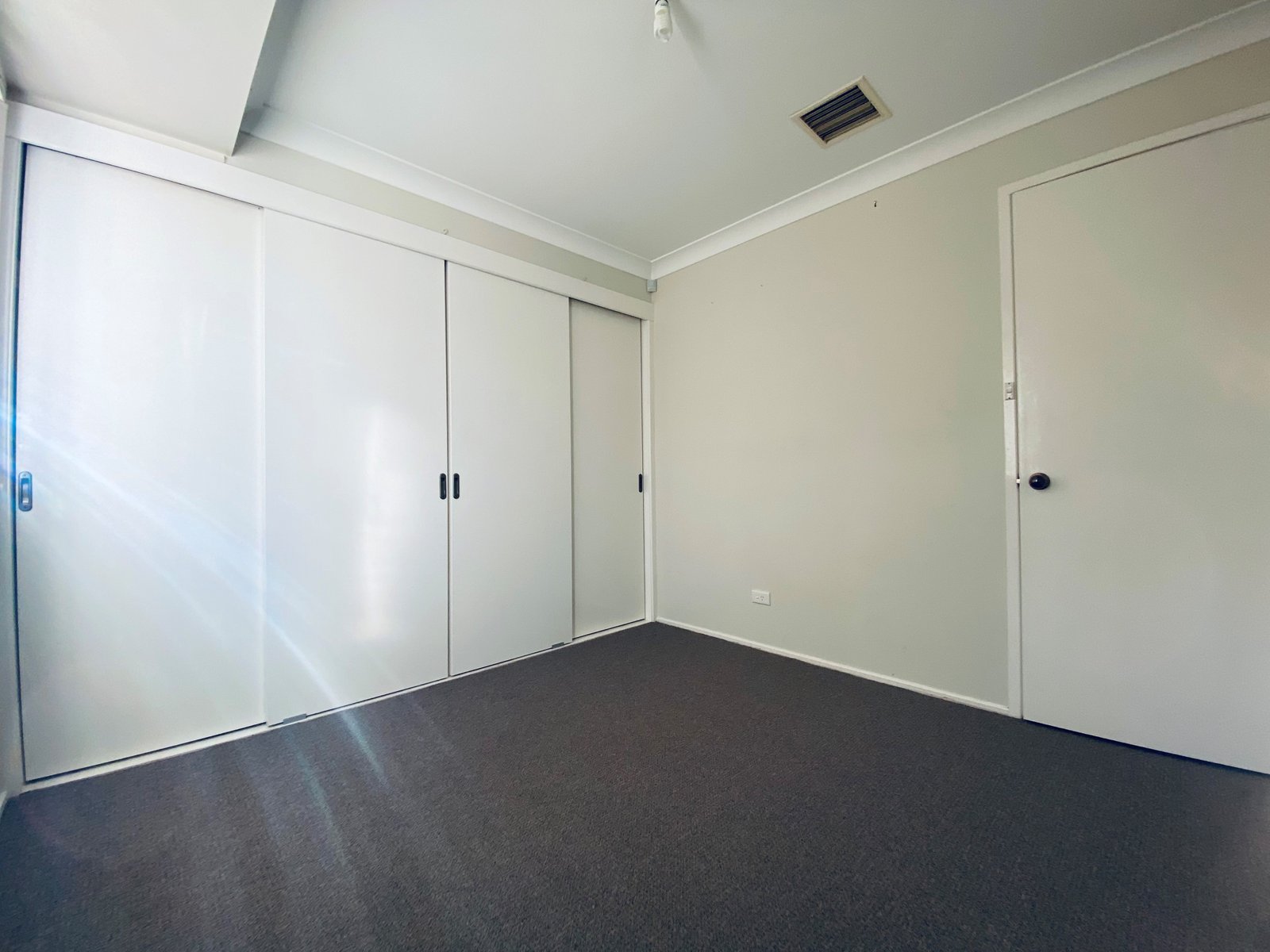 48 Dibar Drive TAMWORTH 8