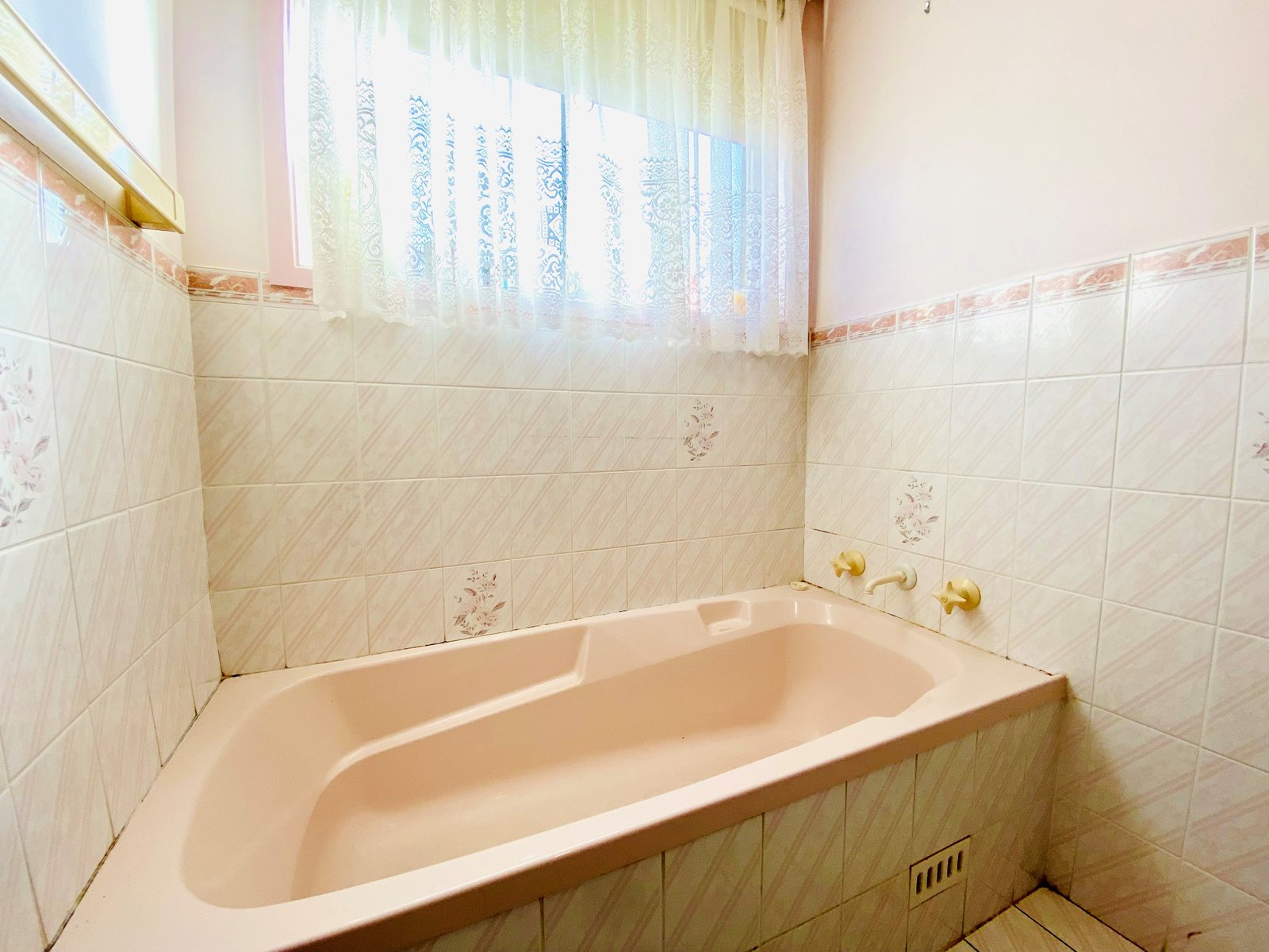 48 Dibar Drive TAMWORTH 11