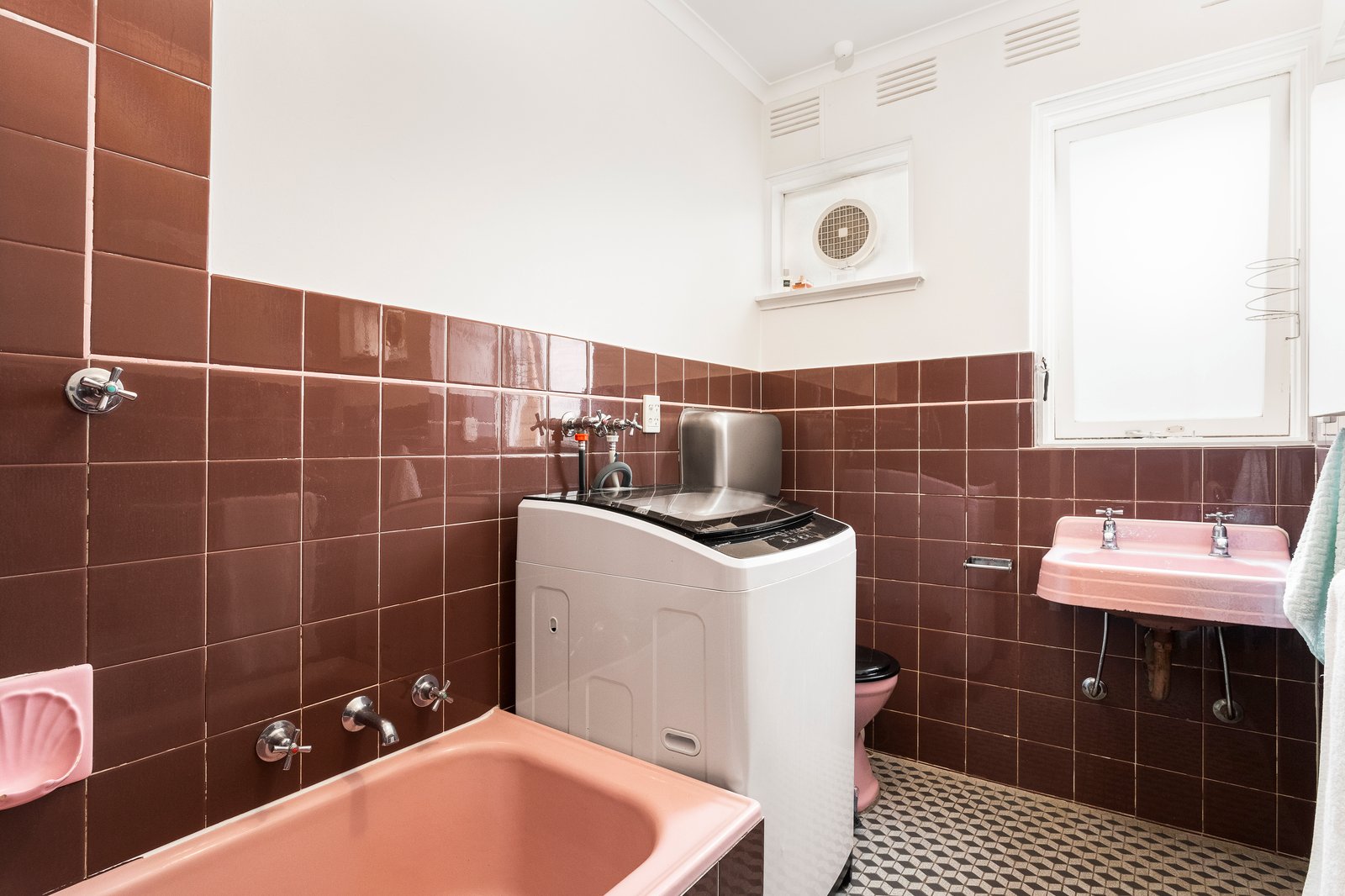 Real Estate and Property in 4/8 Docker Street, Elwood, VIC