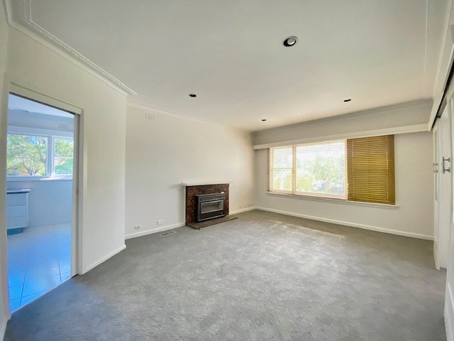 Gallery: 48 East Boundary Road