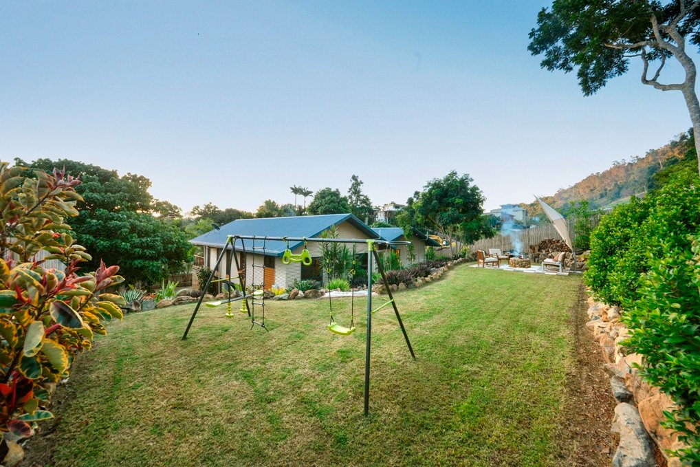 48 Eshelby Drive CANNONVALE 2