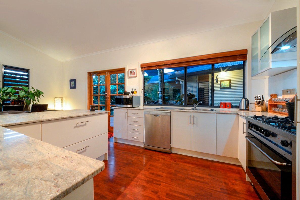 48 Eshelby Drive CANNONVALE 3