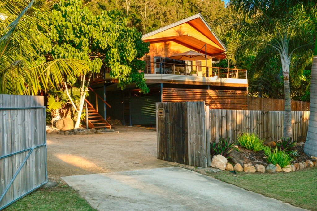 48 Eshelby Drive CANNONVALE 5