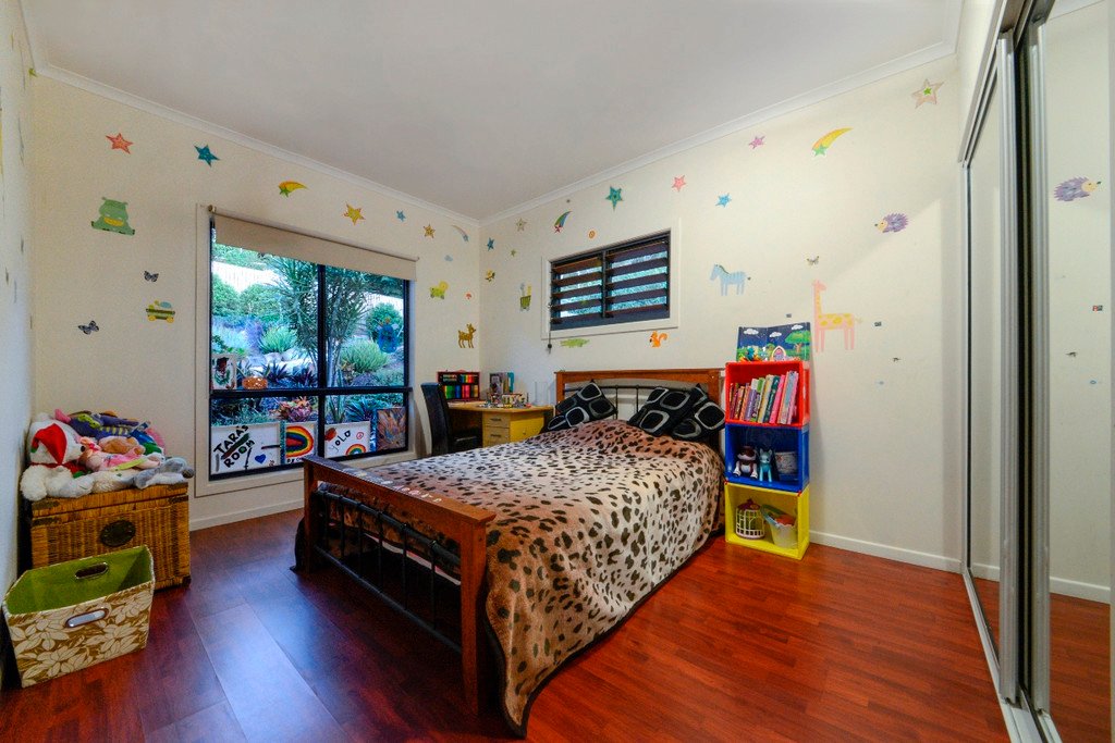 48 Eshelby Drive CANNONVALE 10