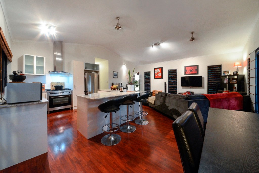 48 Eshelby Drive CANNONVALE 12