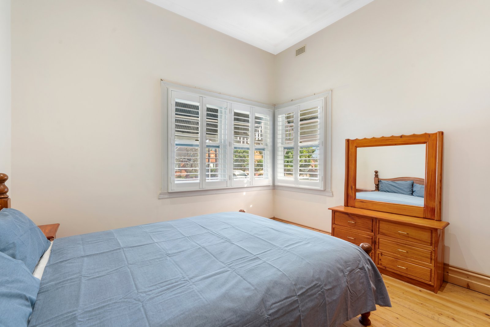 Real Estate and Property in 48 Gordon Grove, Preston, VIC