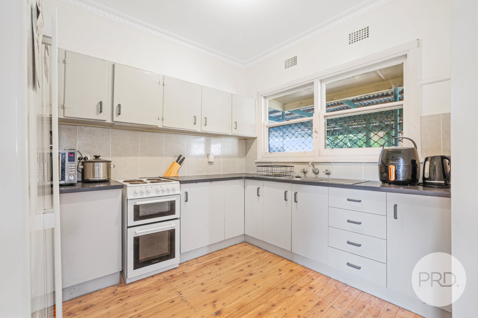 48 Gunnedah Road TAMWORTH 8