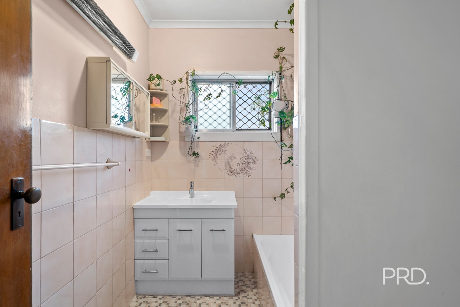48 Heath Street TURVEY PARK 9