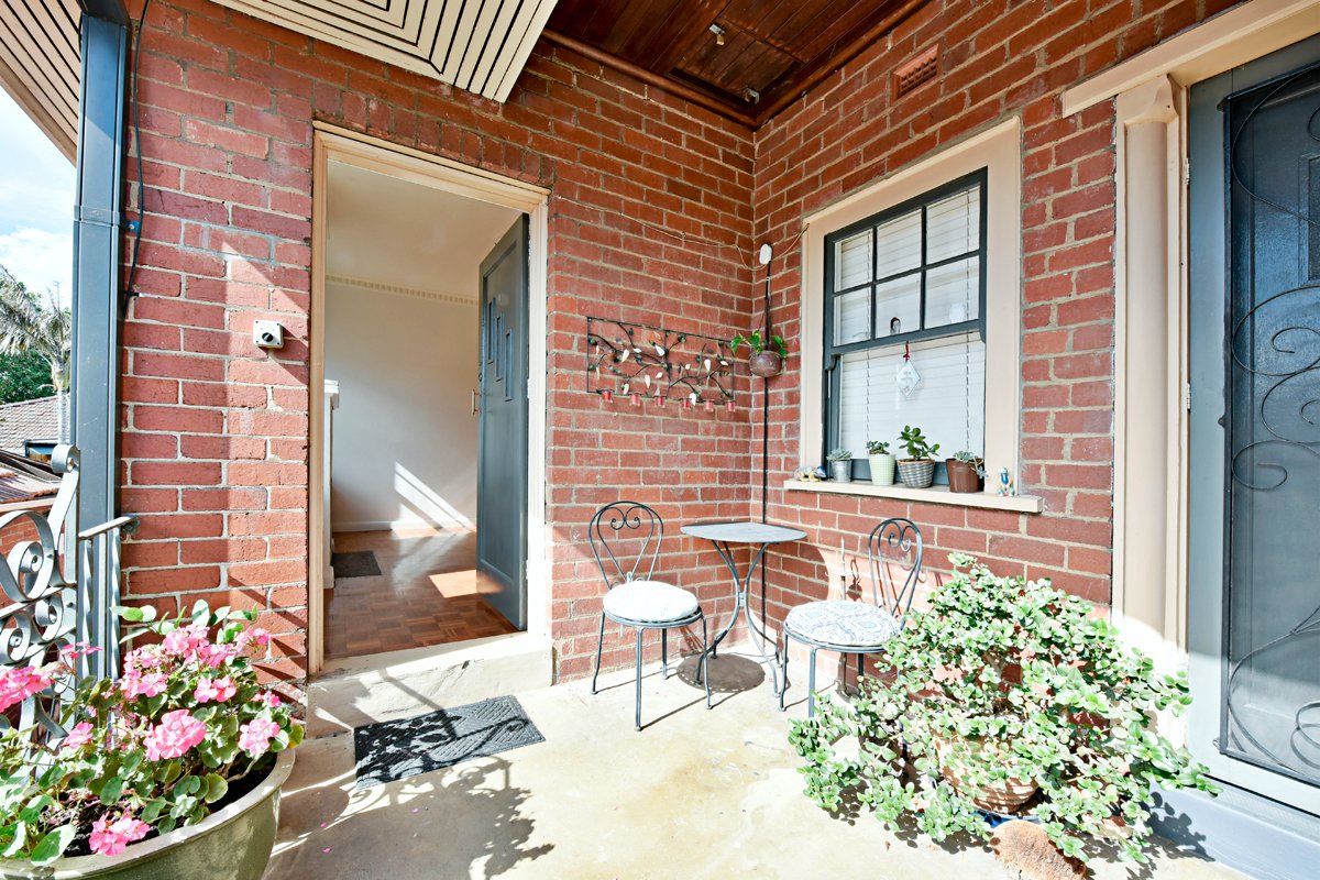 Gallery: 4/8 Henry Street