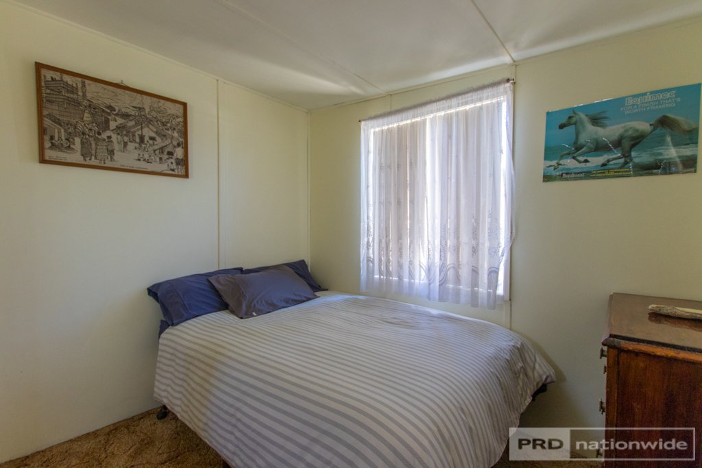 48 Herbert Street TUMUT 9