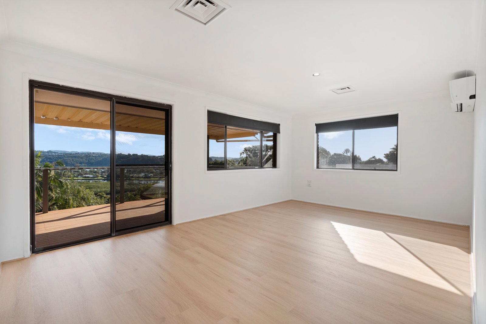 48 Hillcrest Avenue BANORA POINT 10