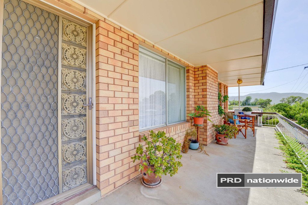 48 Holland Street TAMWORTH 4