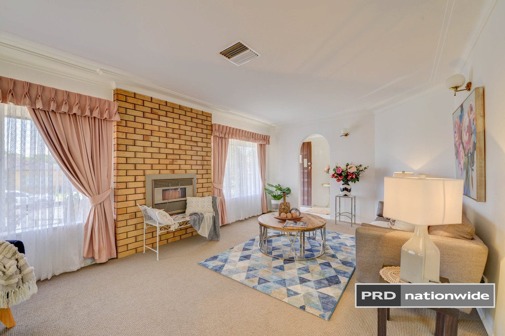 48 Holland Street TAMWORTH 13