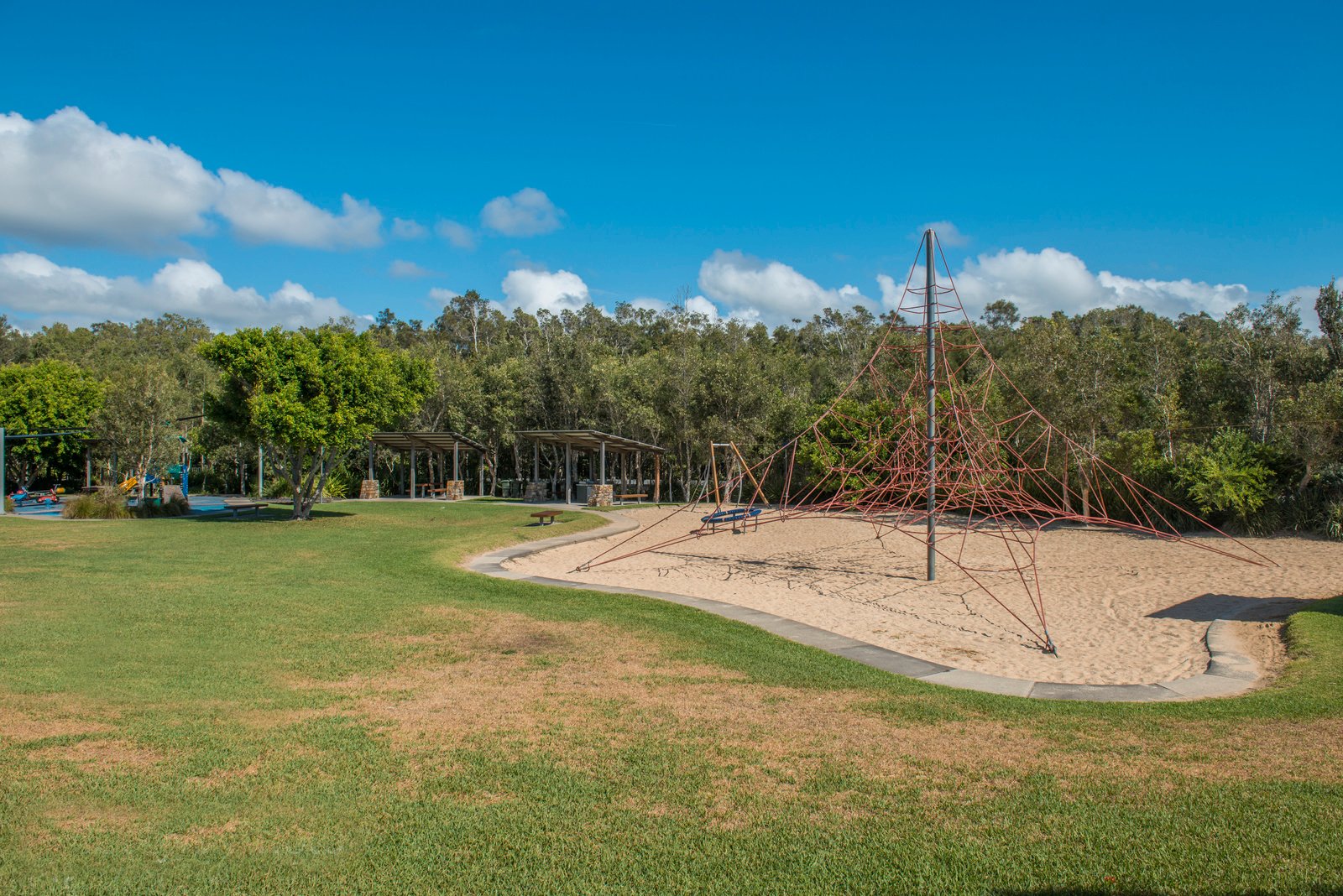 48 Ivory Circuit SAPPHIRE BEACH 34