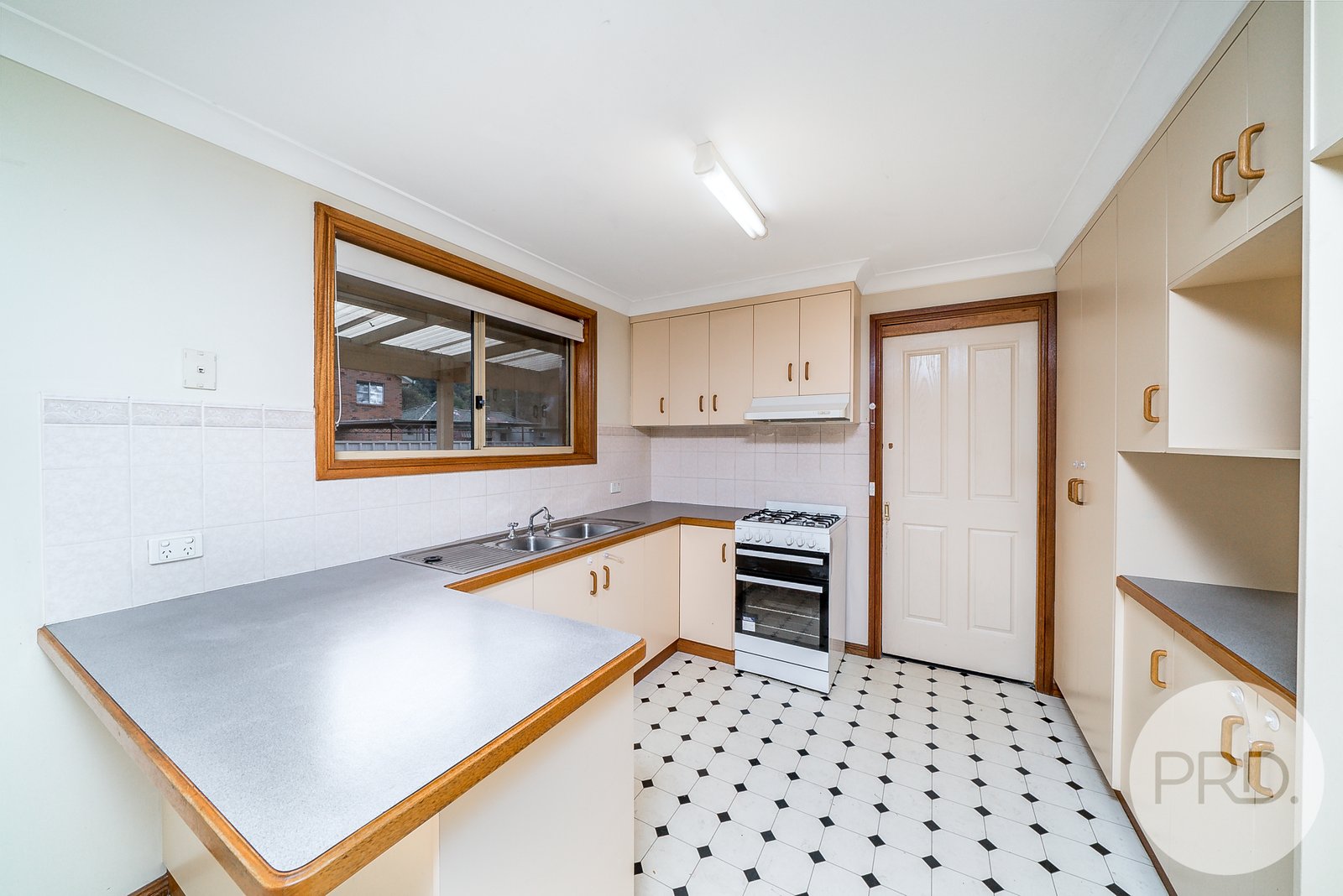 4/8 Kenneally Street KOORINGAL 2