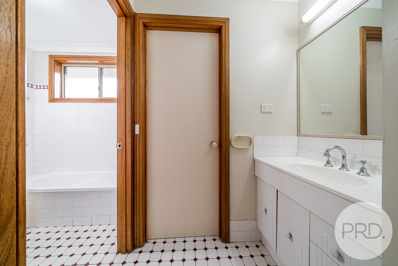 4/8 Kenneally Street KOORINGAL 8