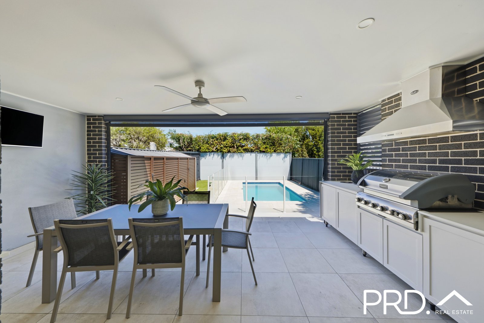 48 Kennedy Street PICNIC POINT 1