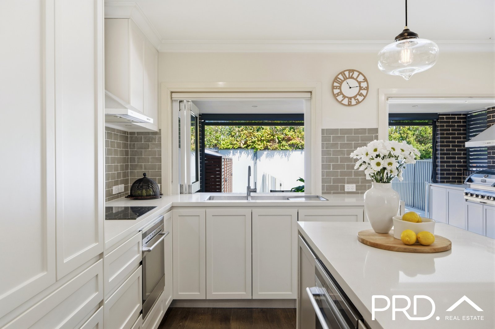 48 Kennedy Street PICNIC POINT 6