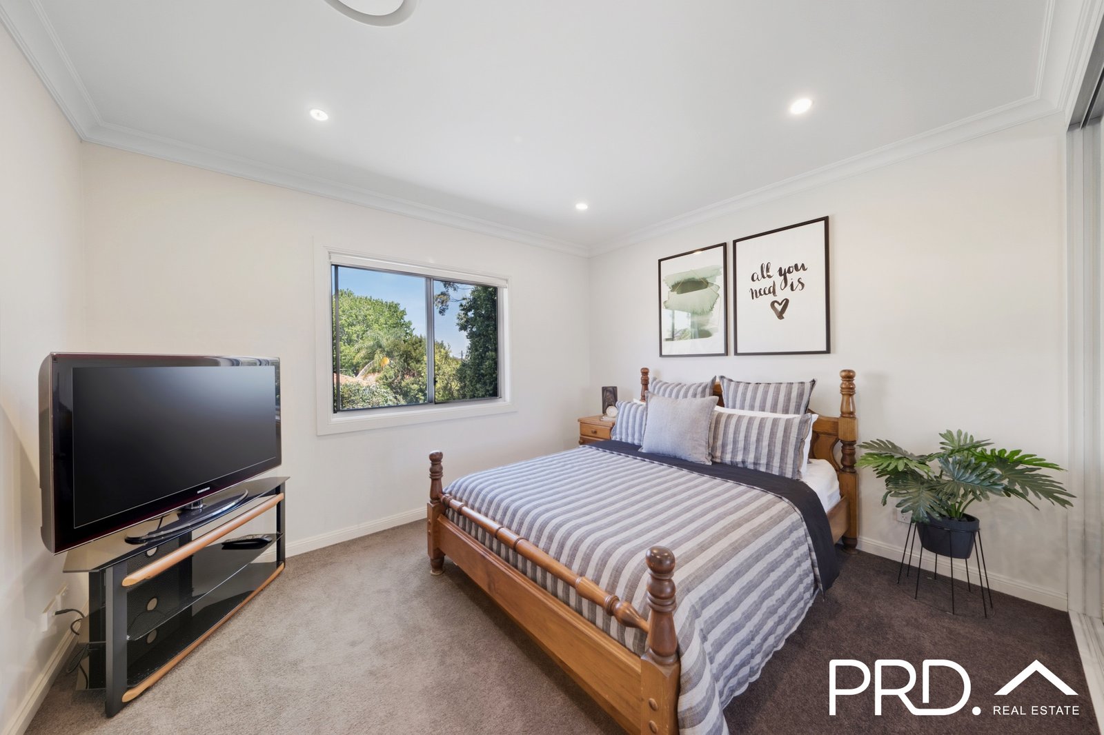 48 Kennedy Street PICNIC POINT 9