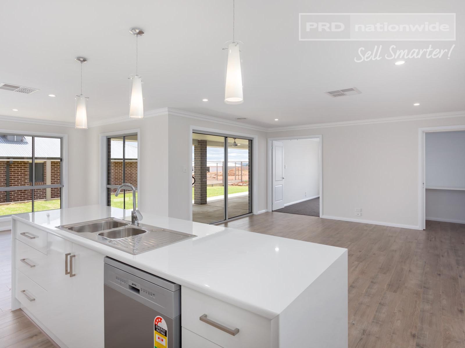 48 Lingiari Drive LLOYD 4