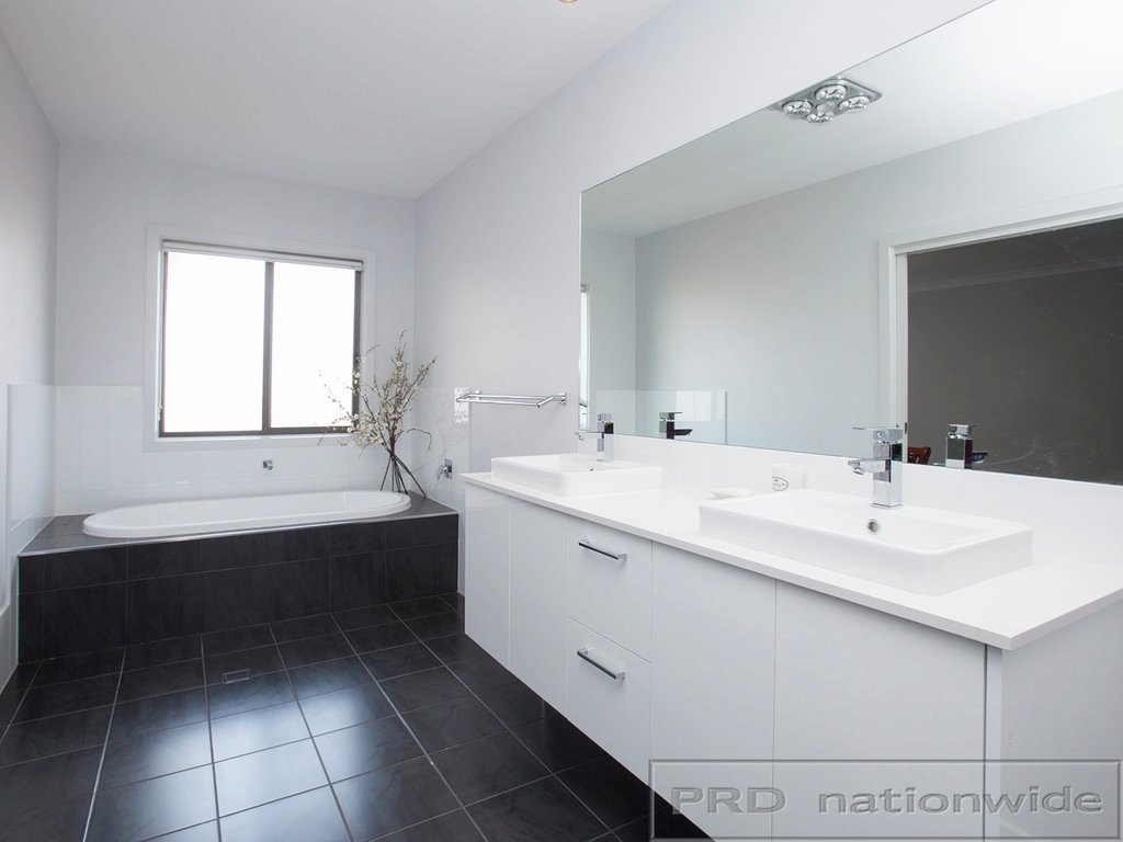 48 Mackellar Drive VACY 21