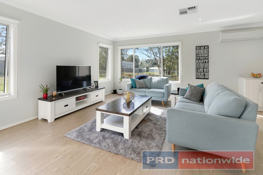 48 Main Street GORDON 5