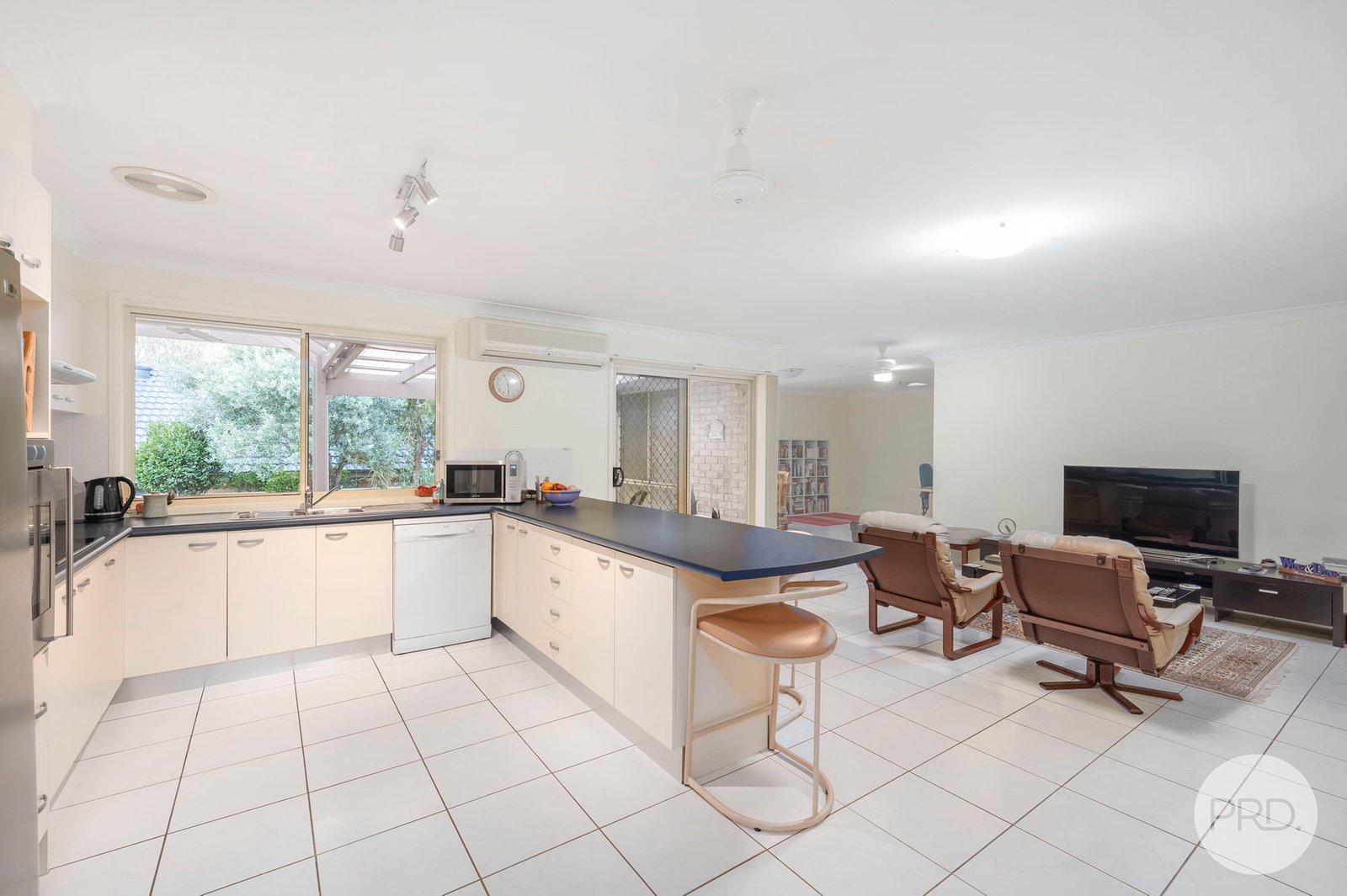 48 Mariner Crescent SALAMANDER BAY 3